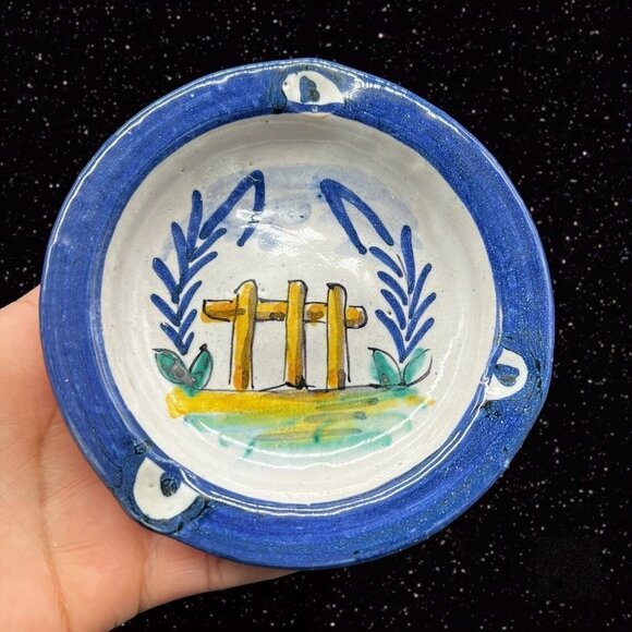 Folk Art Pottery Tauer Rocio Trina Ashtray Hand Painted Wood Fence Signed 5”W - Picture 1 of 10